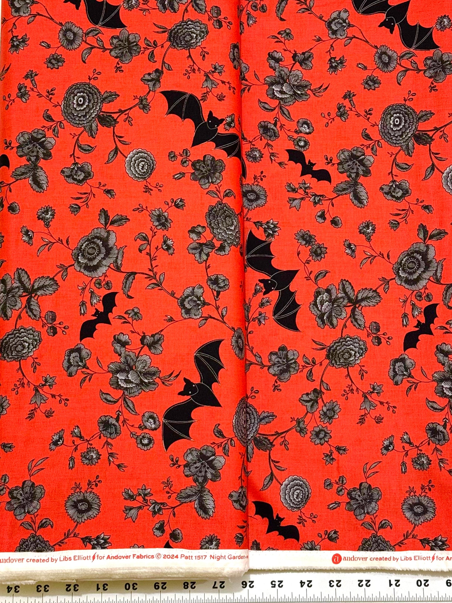 Tela Algodón Phantasm Murciélagos Naranja Flame