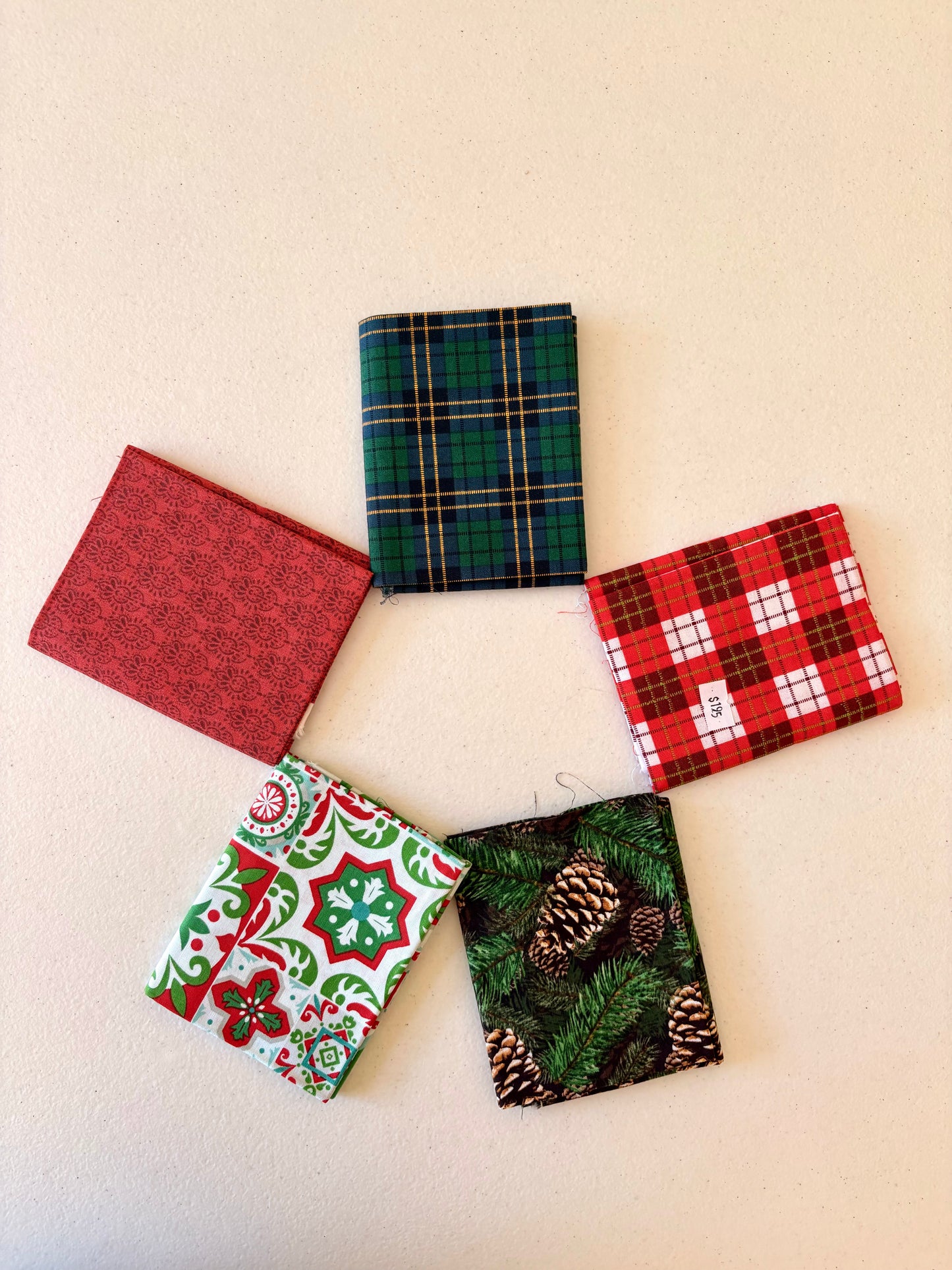 5 Fat Quarters Cotton Holiday