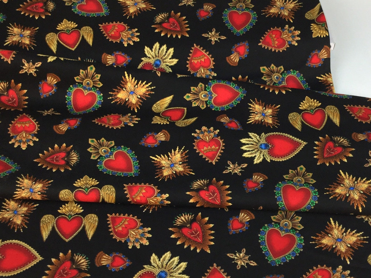 Tela de Algodón Sagrado Corazón Fondo Negro