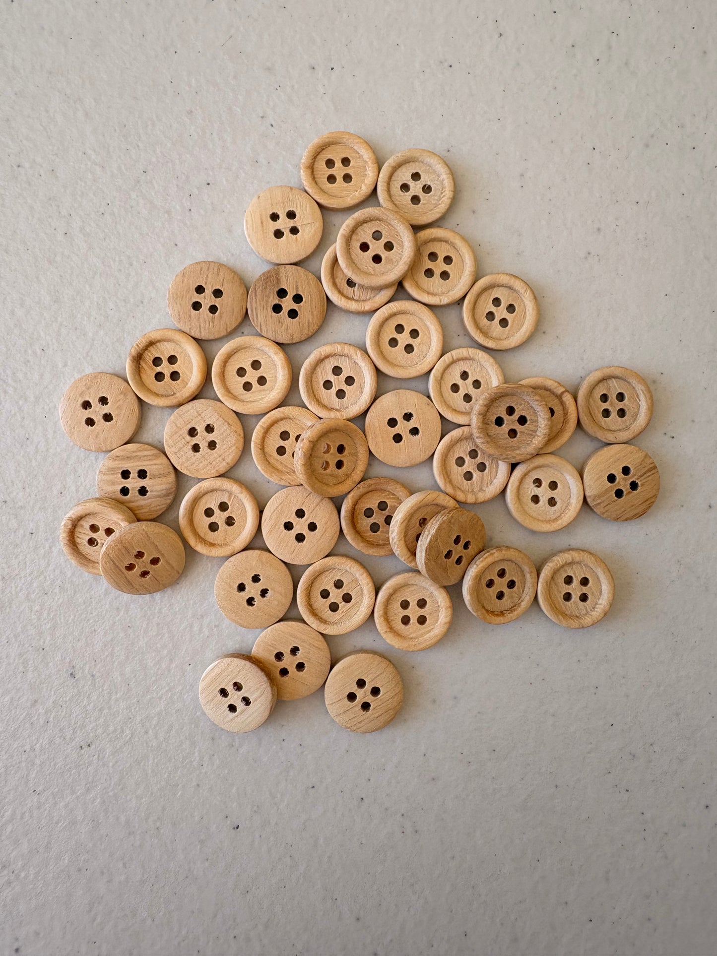 Botones de madera color natural