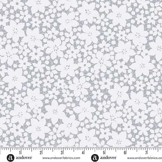 PREVENTA: Tela de Algodón Flores de Encaje Plata - PRECIO POR ROLLO COMPLETO
