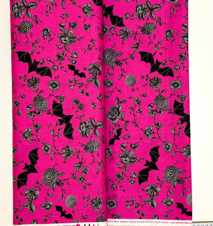 Tela Algodón Phantasm Murciélagos Rosa Fuerte