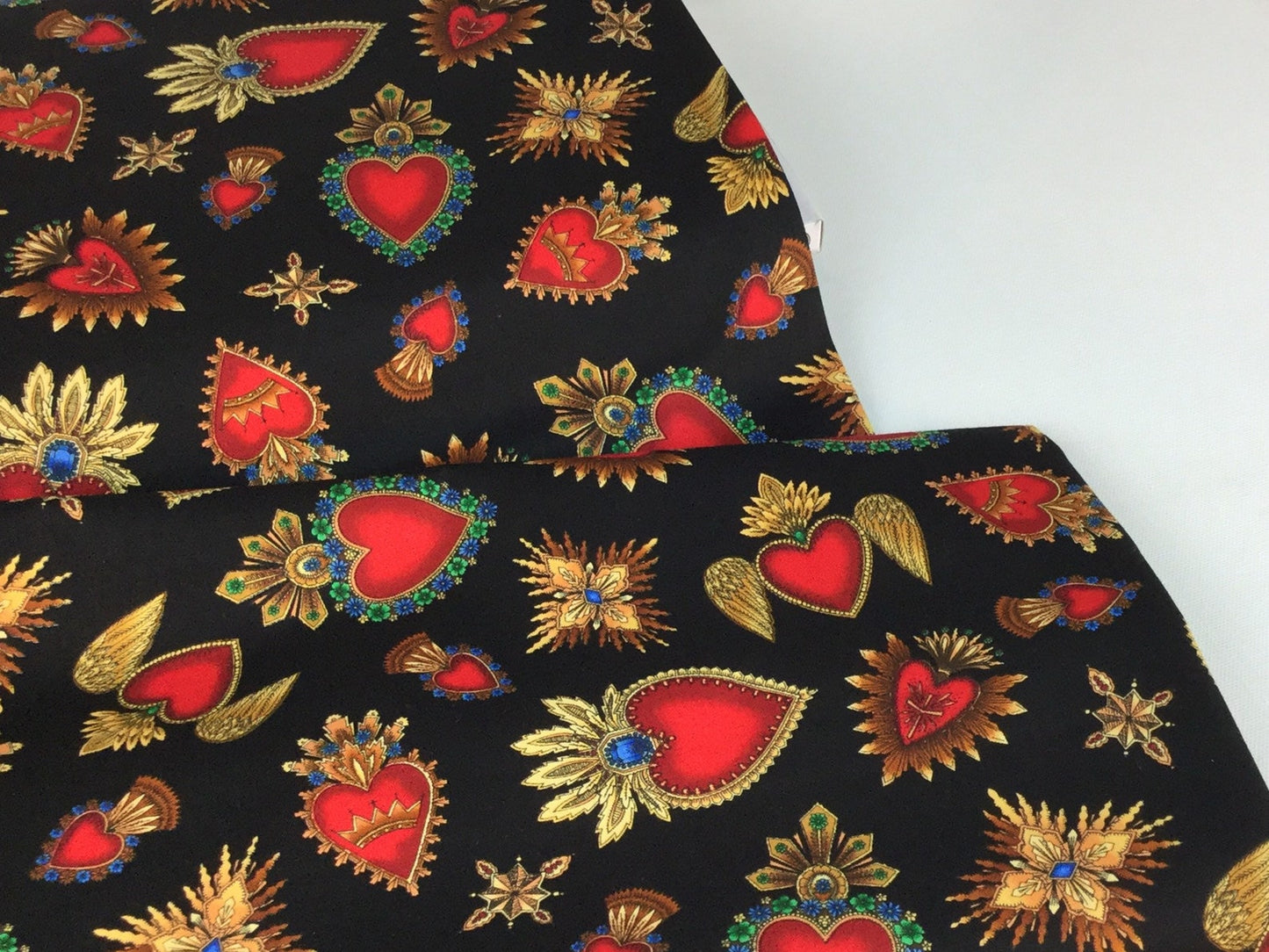 Tela de Algodón Sagrado Corazón Fondo Negro