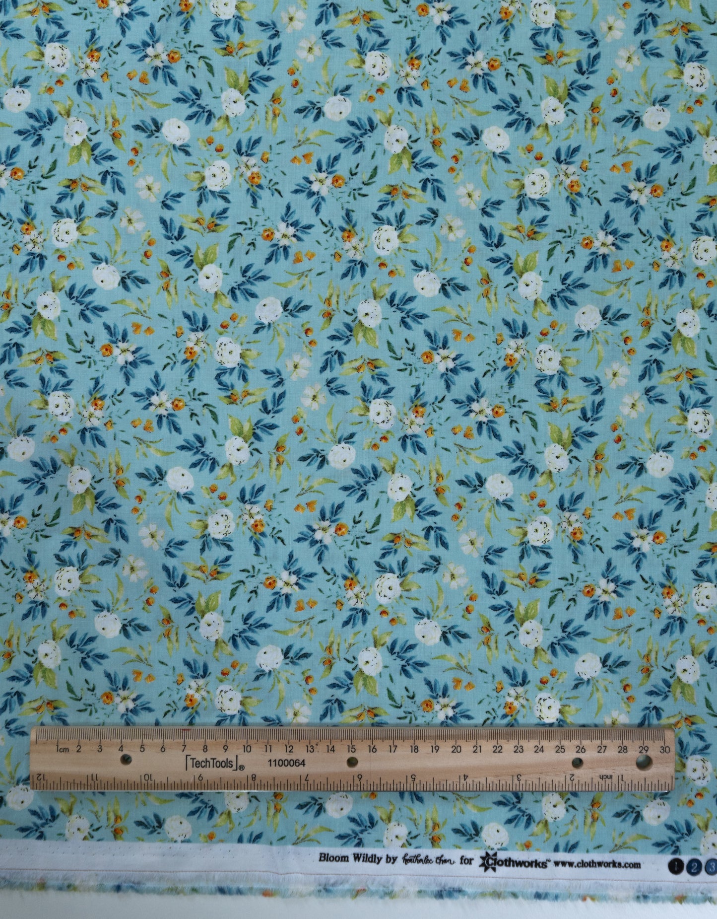 Tela de Algodón Floral Wildly Azul Cielo