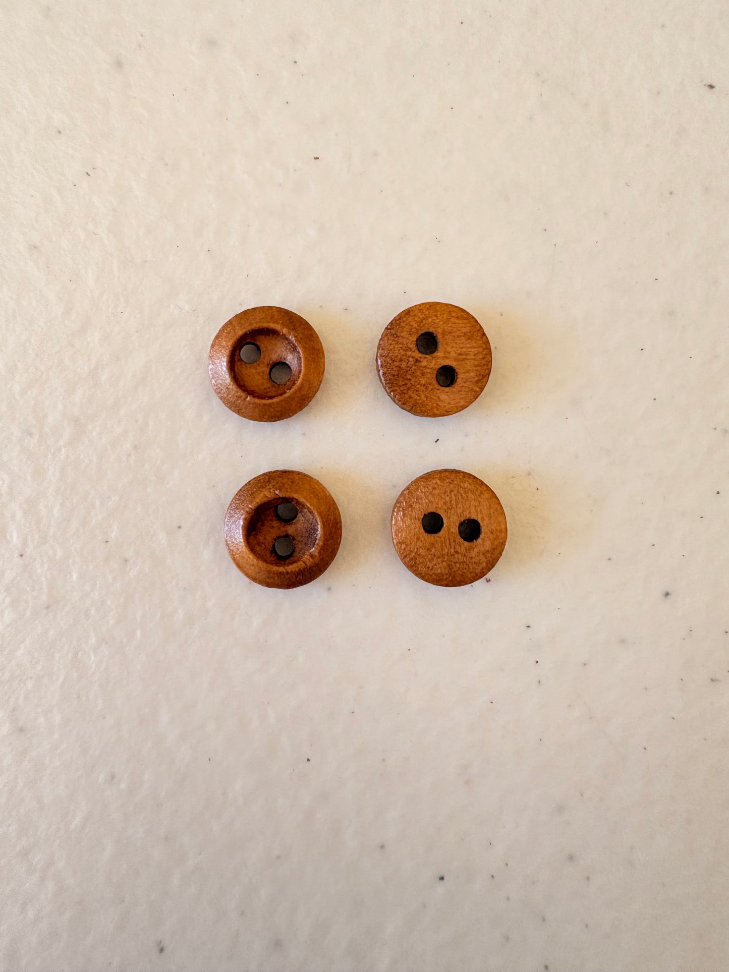 Botones de madera