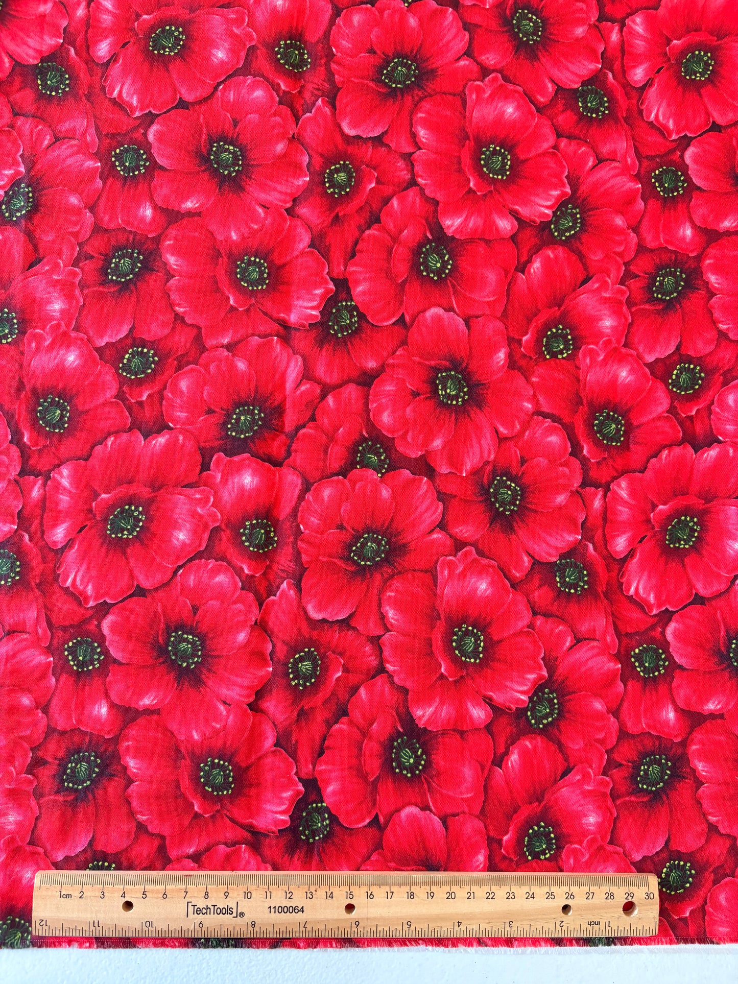 Tela de Algodón Amapolas Carmín