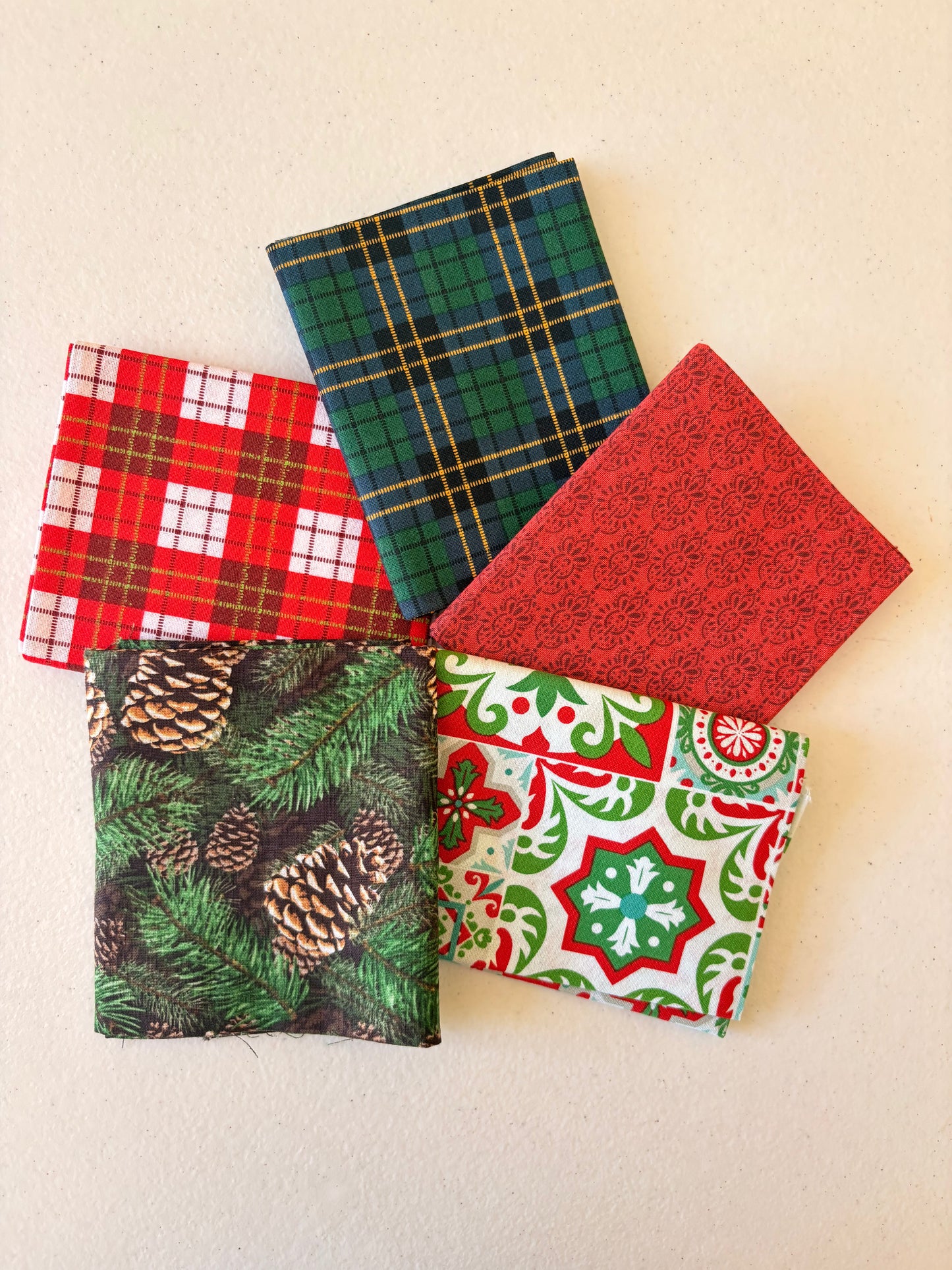 5 Fat Quarters Cotton Holiday