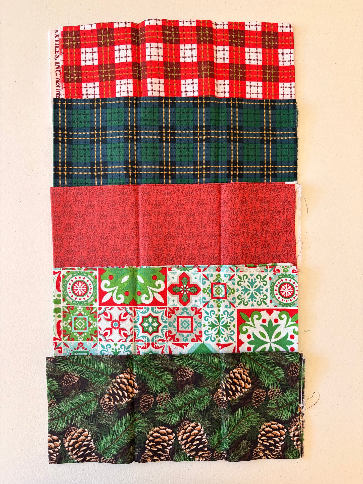 5 Fat Quarters Cotton Holiday