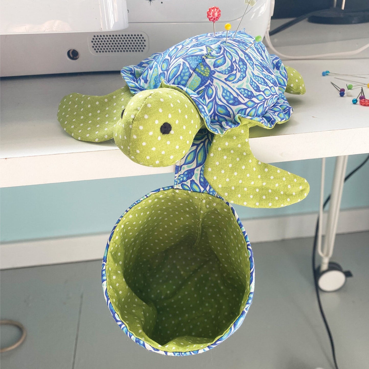 Patrón de costura digital para alfiletero y recogedor de hilos con forma de tortuga marina