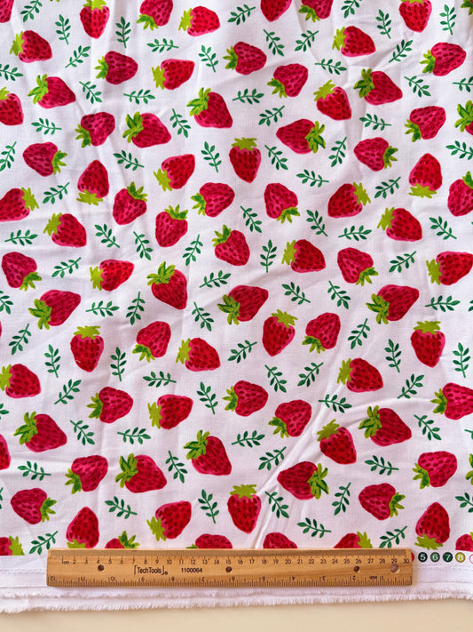 Corte Loneta de Algodón de 1.65 Fresas fondo Blanco