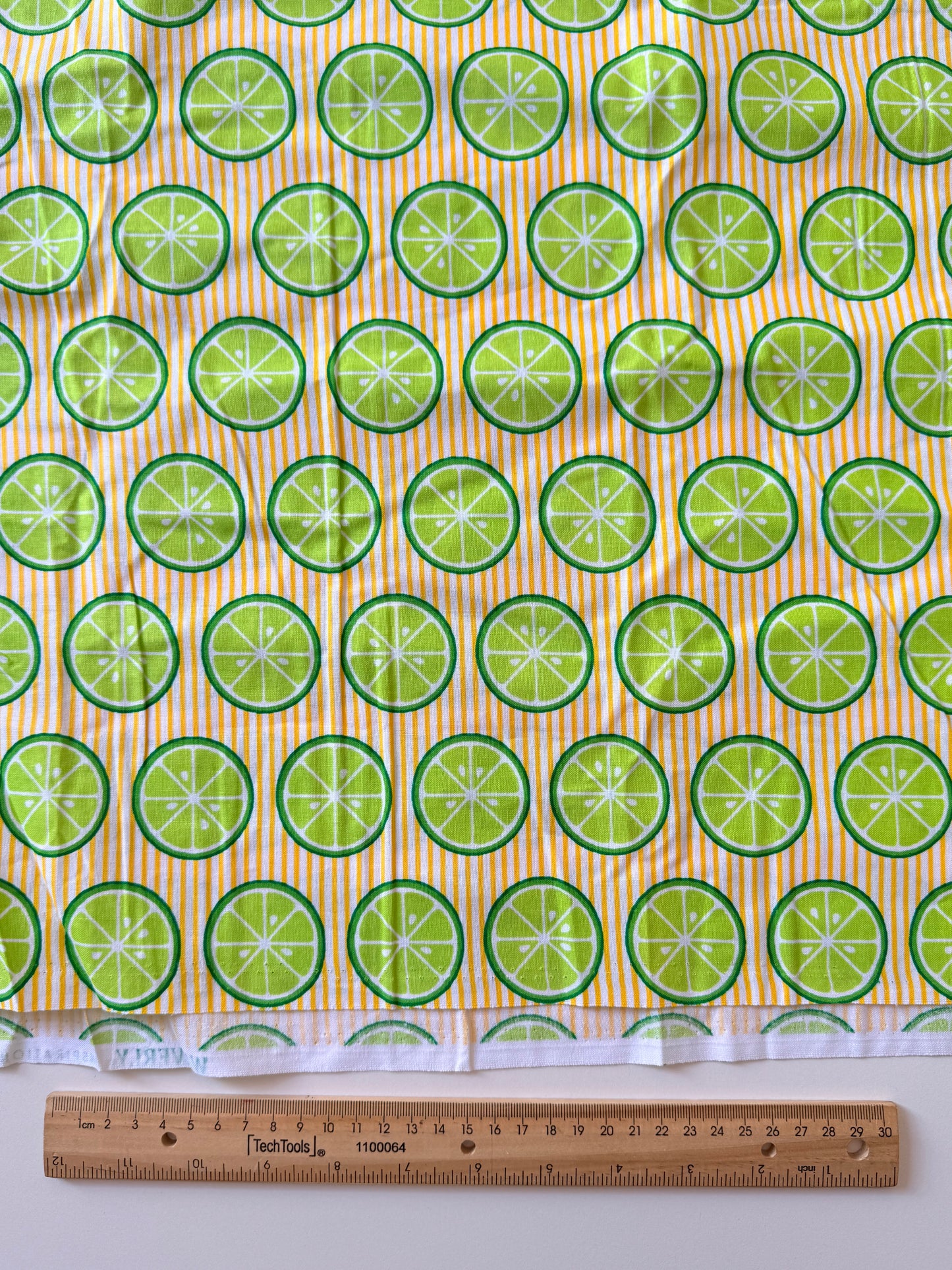 Tela de Algodón Limones verdes en Rayas Amarillas