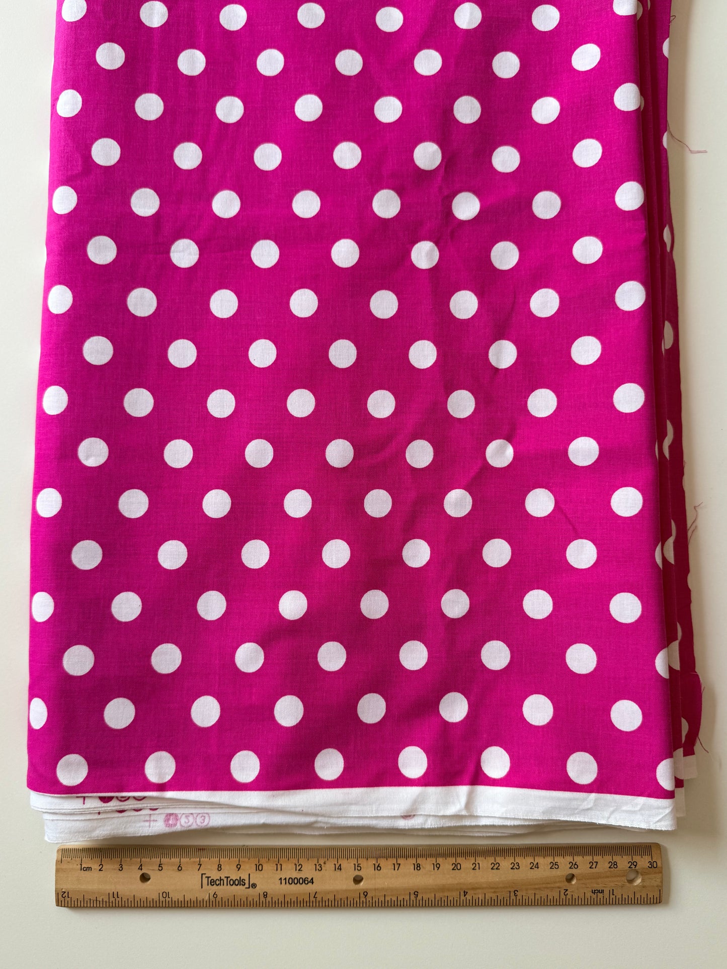 Tela de Algodón Puntos Medianos Hot Pink
