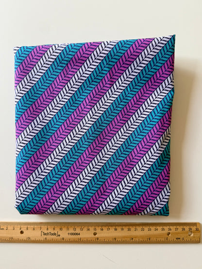 Tela de Algodón Flechas Diagonales