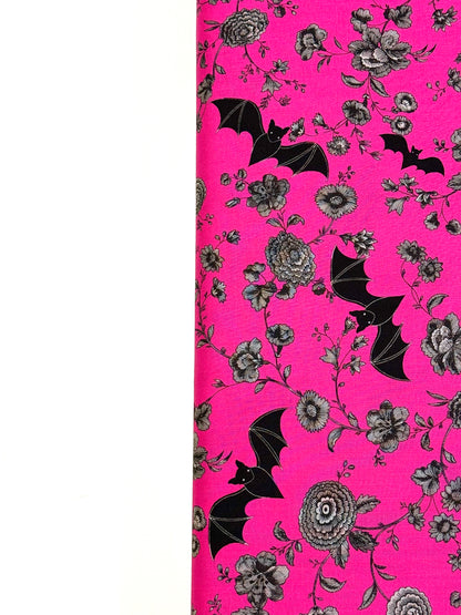 Tela Algodón Phantasm Murciélagos Rosa Fuerte